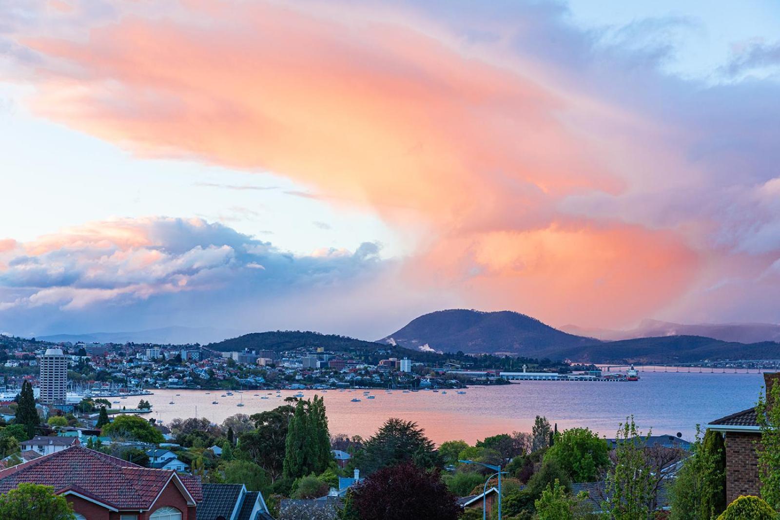 Million Dollar Views Lägenhet Hobart Exteriör bild